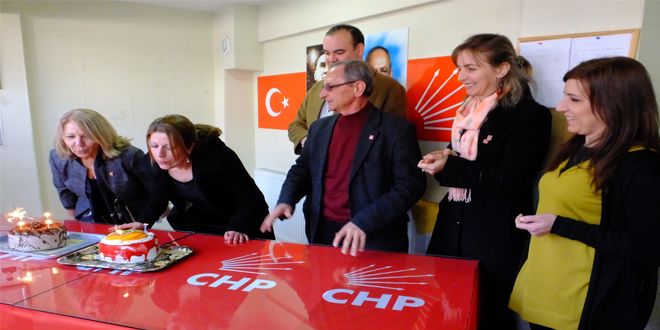 CHP DE YENY KADIN BA?KANLAR